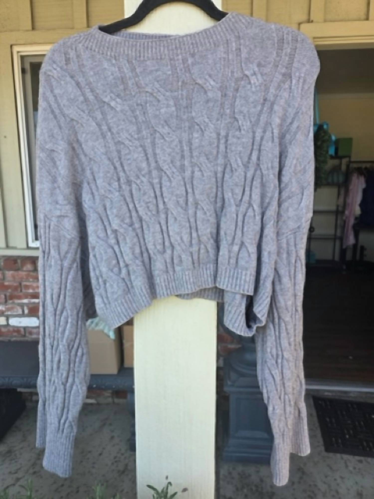 Eternelle - Women's Cropped Sweater