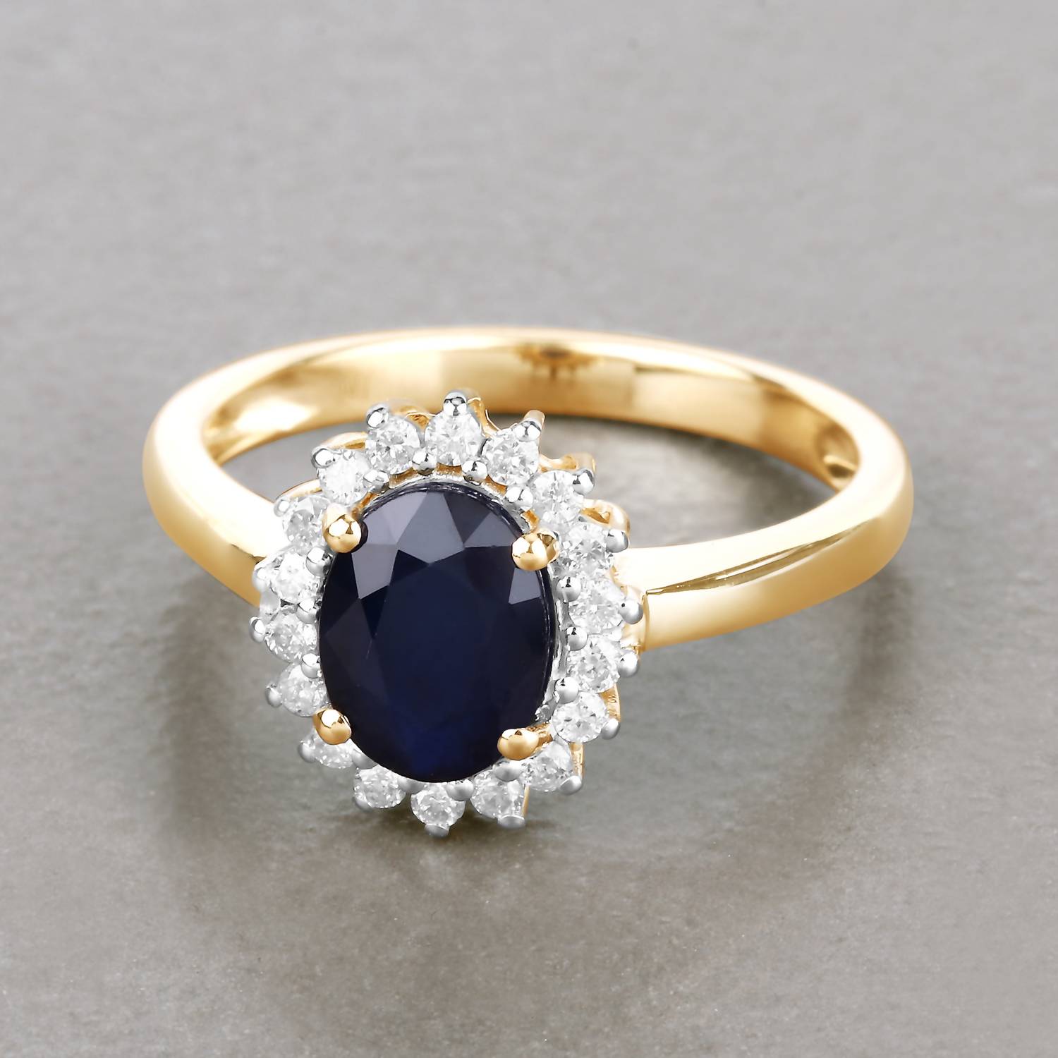 Diana M Jewels Women's Oval Natural Blue Sapphire Fashion Ring (1.73 Ct) - Classic in 14k yellow gold - women's jewelry - detail view