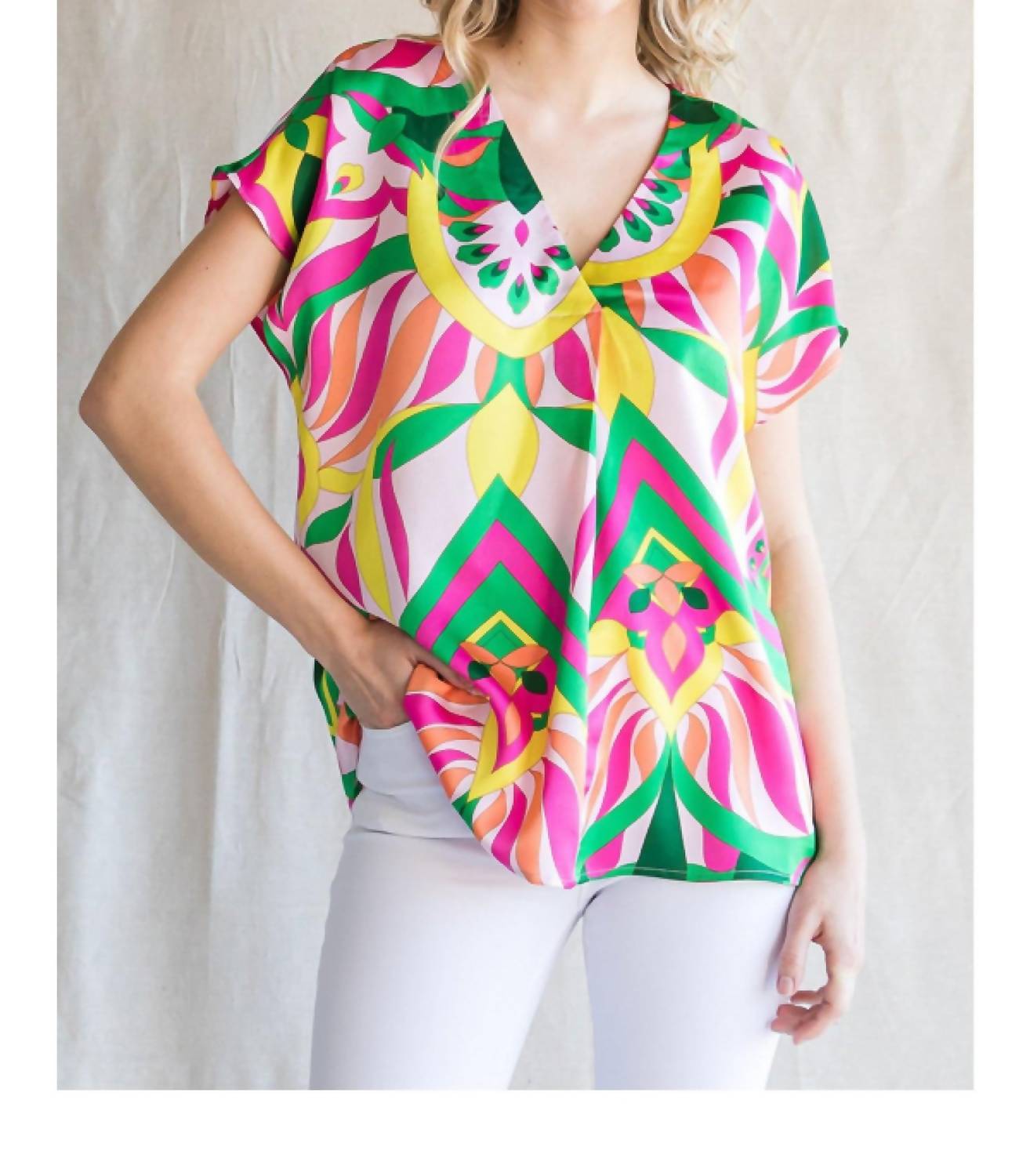 Jodifl - Mix Print Top With A V-neckline & Short Curved Sleeves