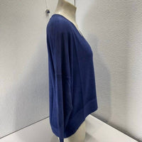 Avant Toi Women’s Maglia Cashmere Silk High-low Sweater in navy - women's sweater - detail view