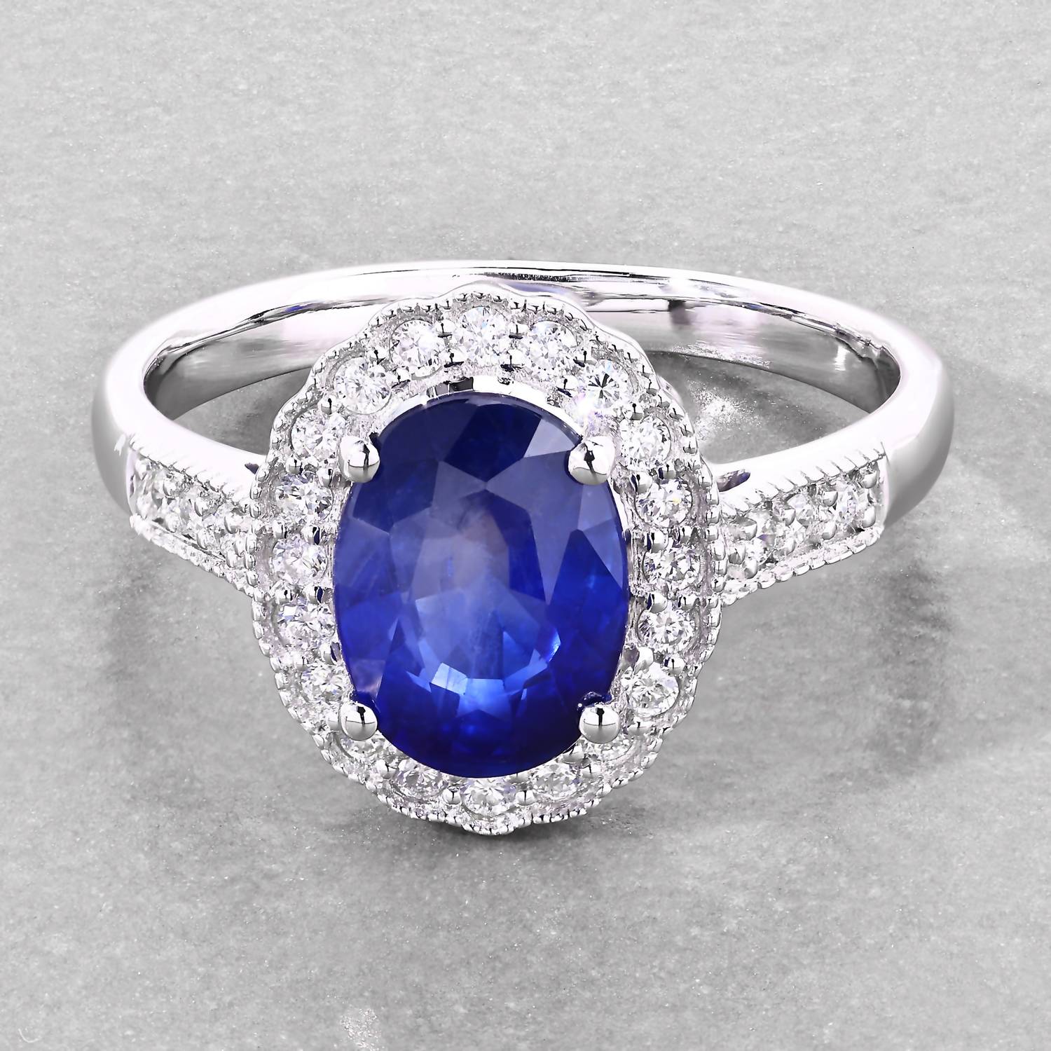 Diana M Jewels Women's Oval Natural Ceylon Blue Sapphire Fashion Ring (2.54 Ct) - Signature (8.80x6.50mm) in 18k white gold - women's jewelry - detail view