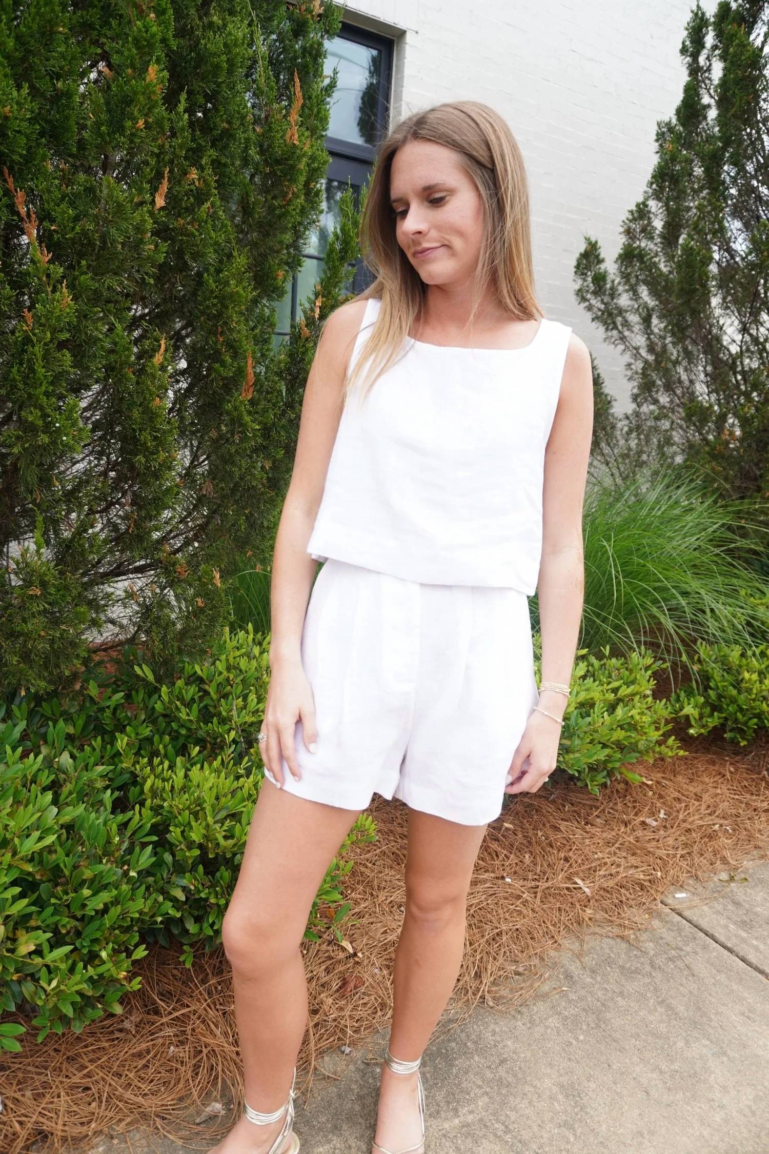 Olivaceous - Linen Cropped Tank Top