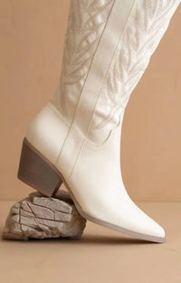 Oasis Society - Women's Savannah Embroidered Western Boot