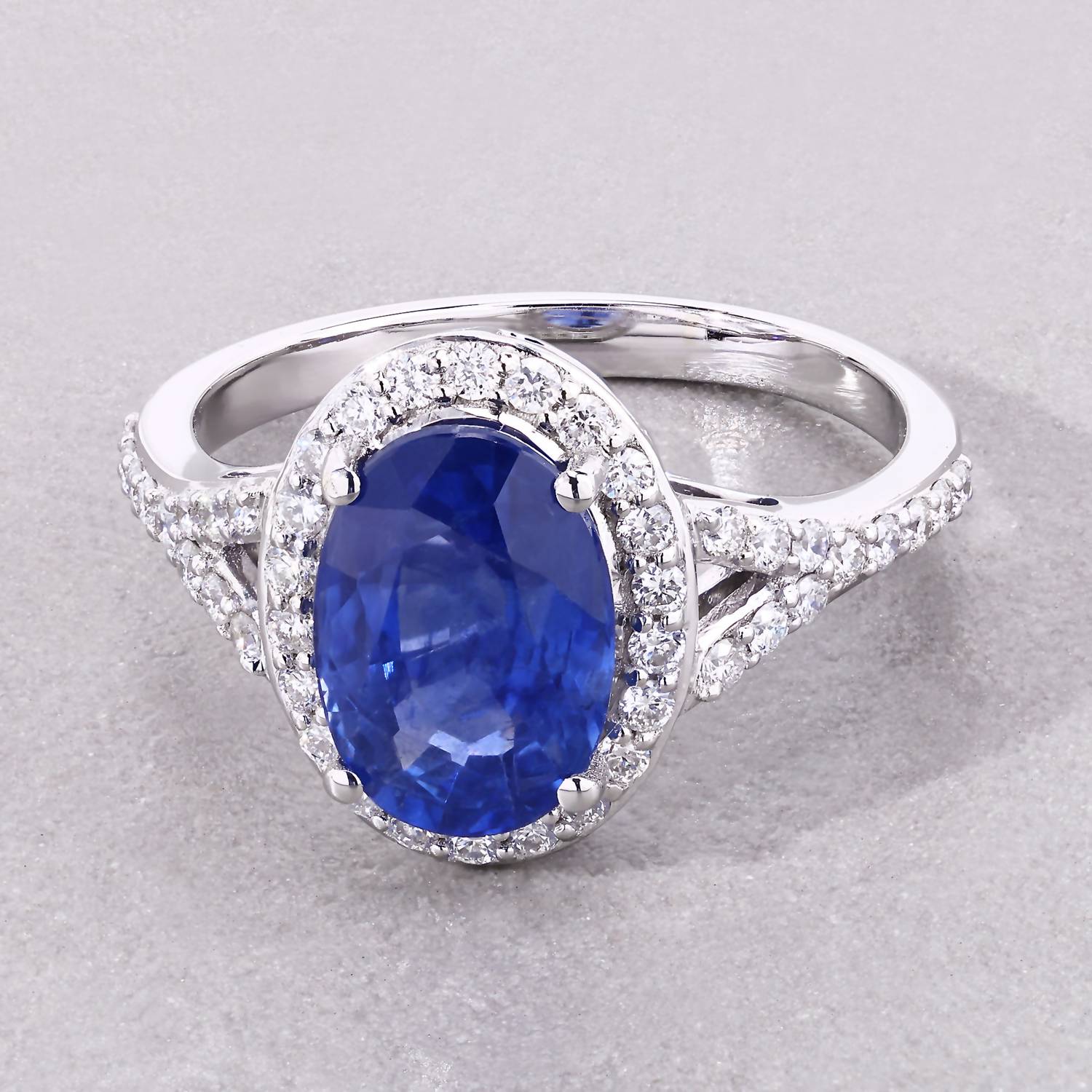 Diana M Jewels - Women's Oval Natural Ceylon Blue Sapphire Fashion Ring (3.51 Ct) - Signature Plus