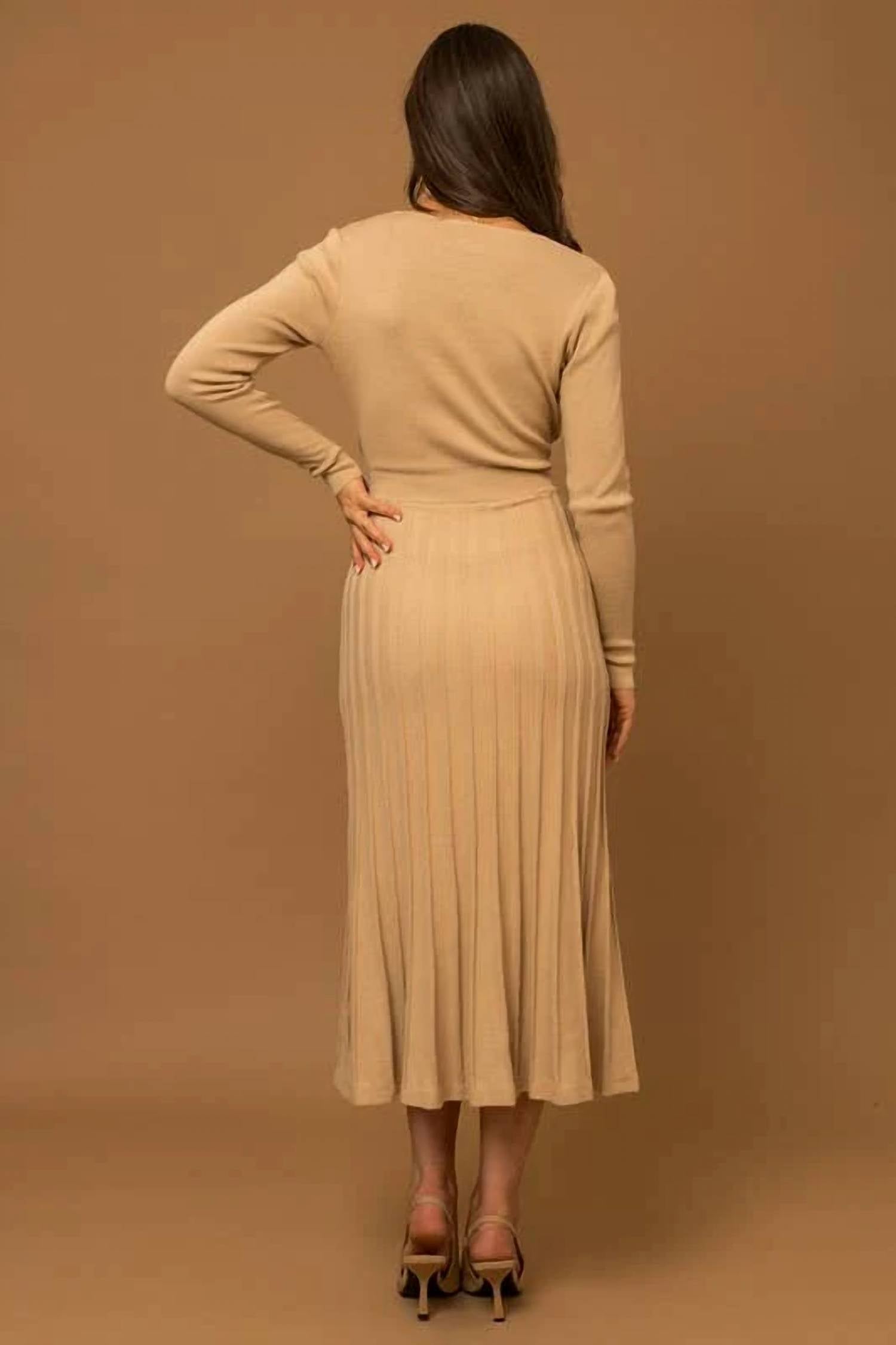 Gilli - Long Sleeve V-neck Sweater Dress