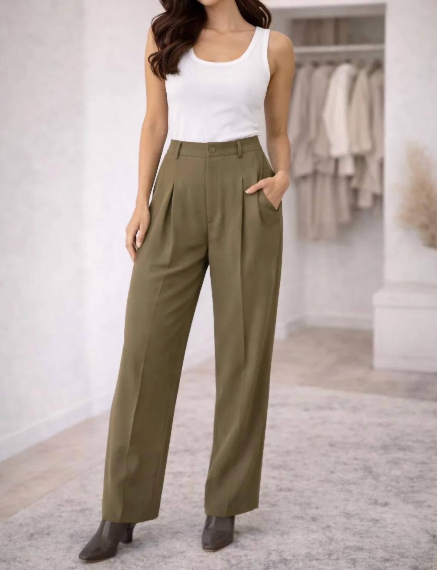Gracia - Pleated Wide Legs Trousers