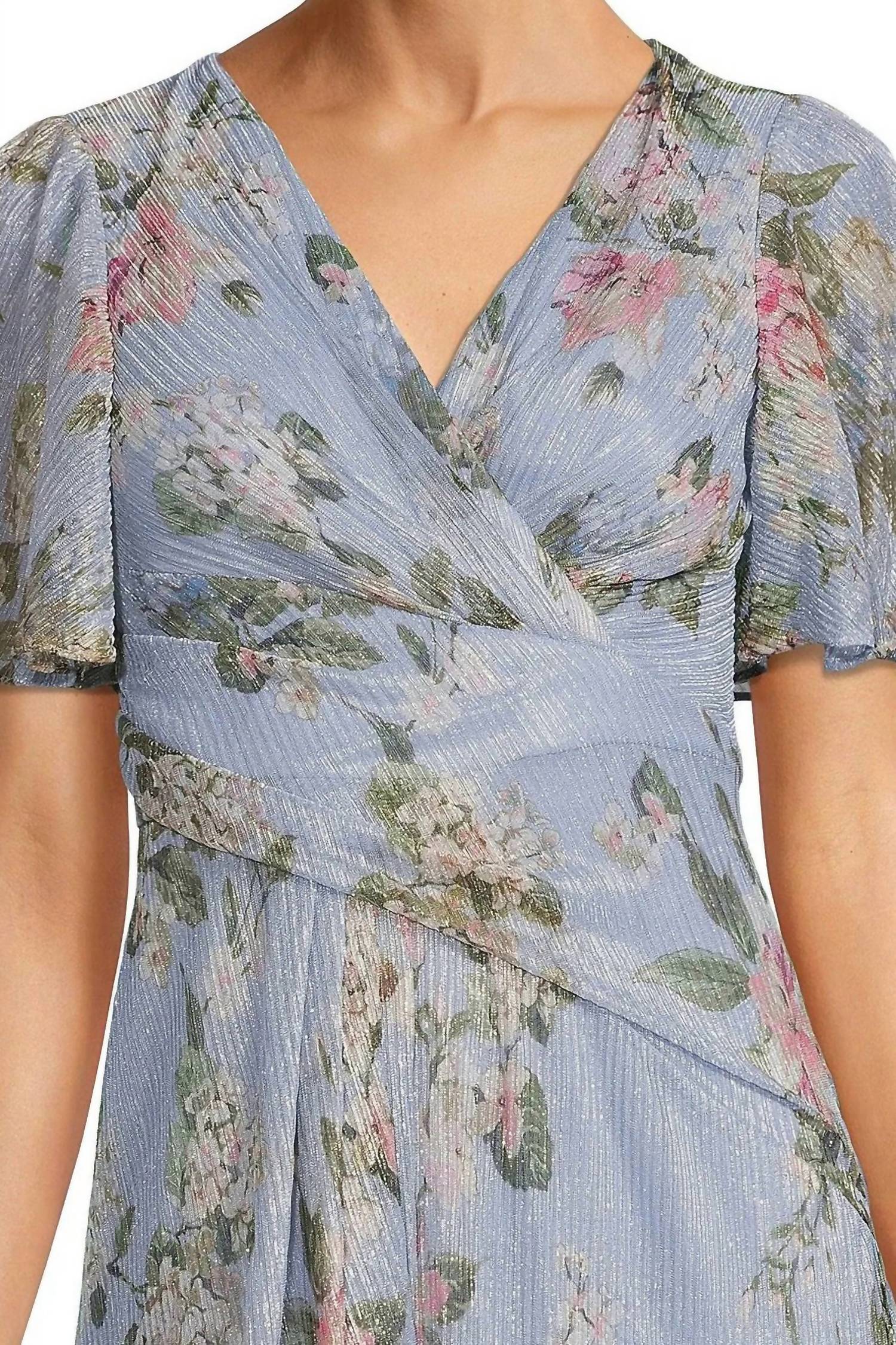 Adrianna Papell - V-neck Flutter Short Sleeves Long Metallic Mesh Gown