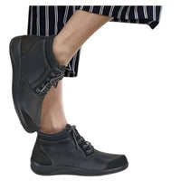 Orthofeet Women’ Milano Orthopedic Lace‑up Boots in black - women's shoe