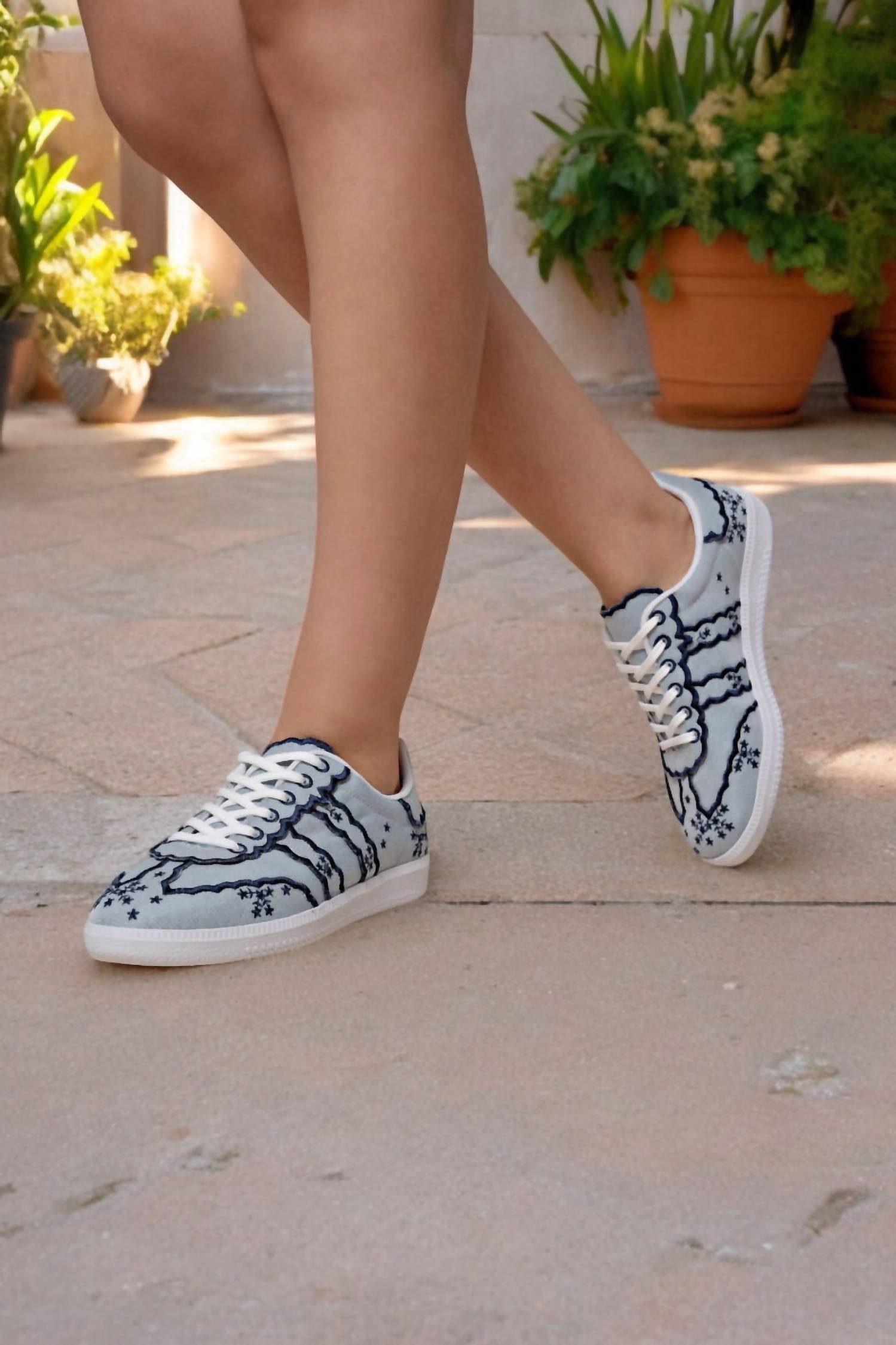 Love Rio - Women's Elise Vintage Sneakers
