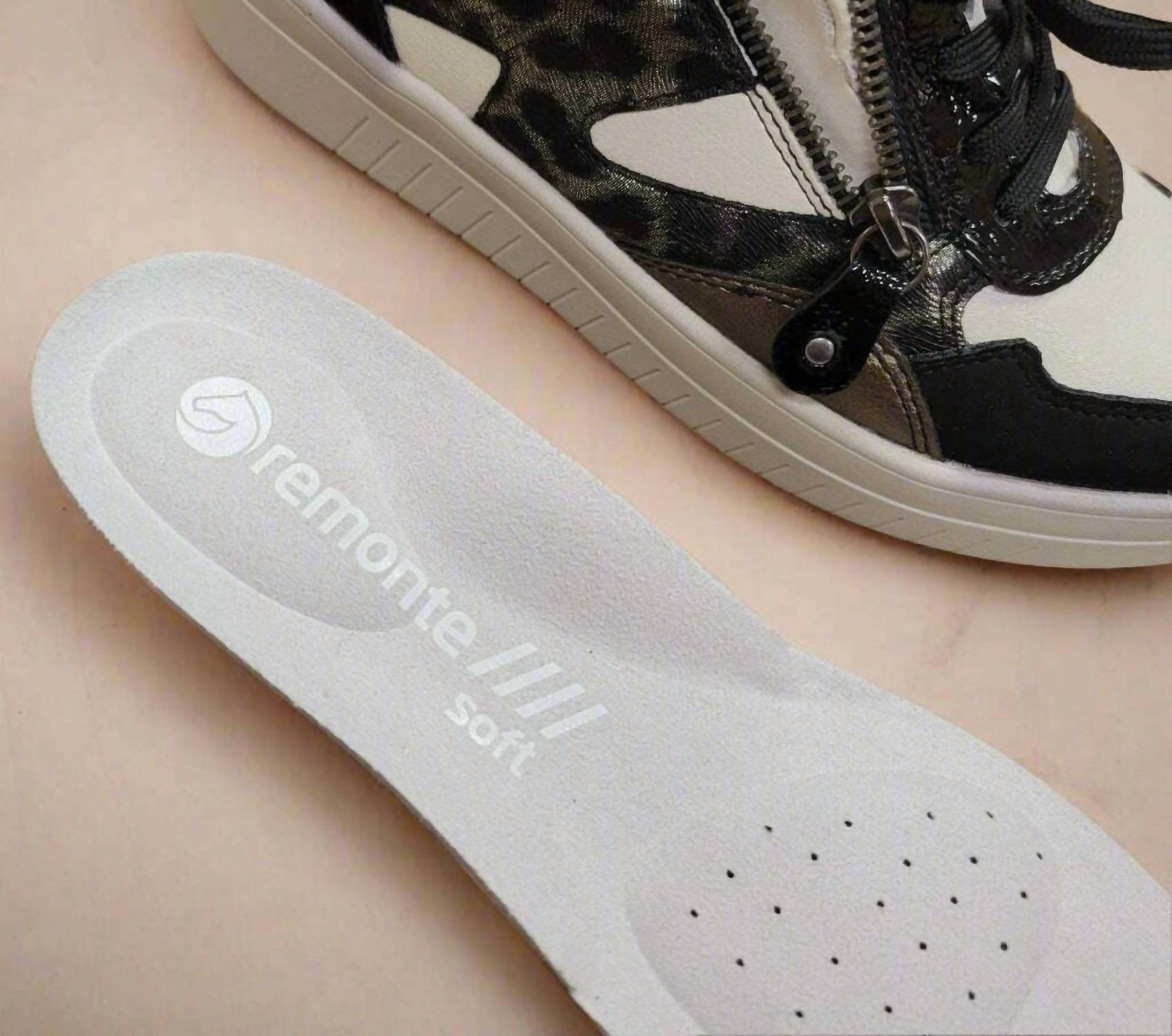 Remonte - Women's Leather Sneakers