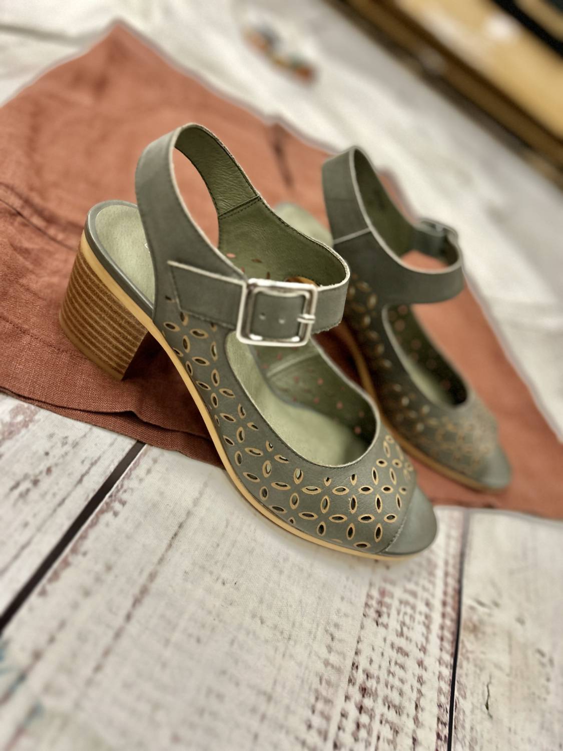 Django & Juliette - Women's Braden Sandal