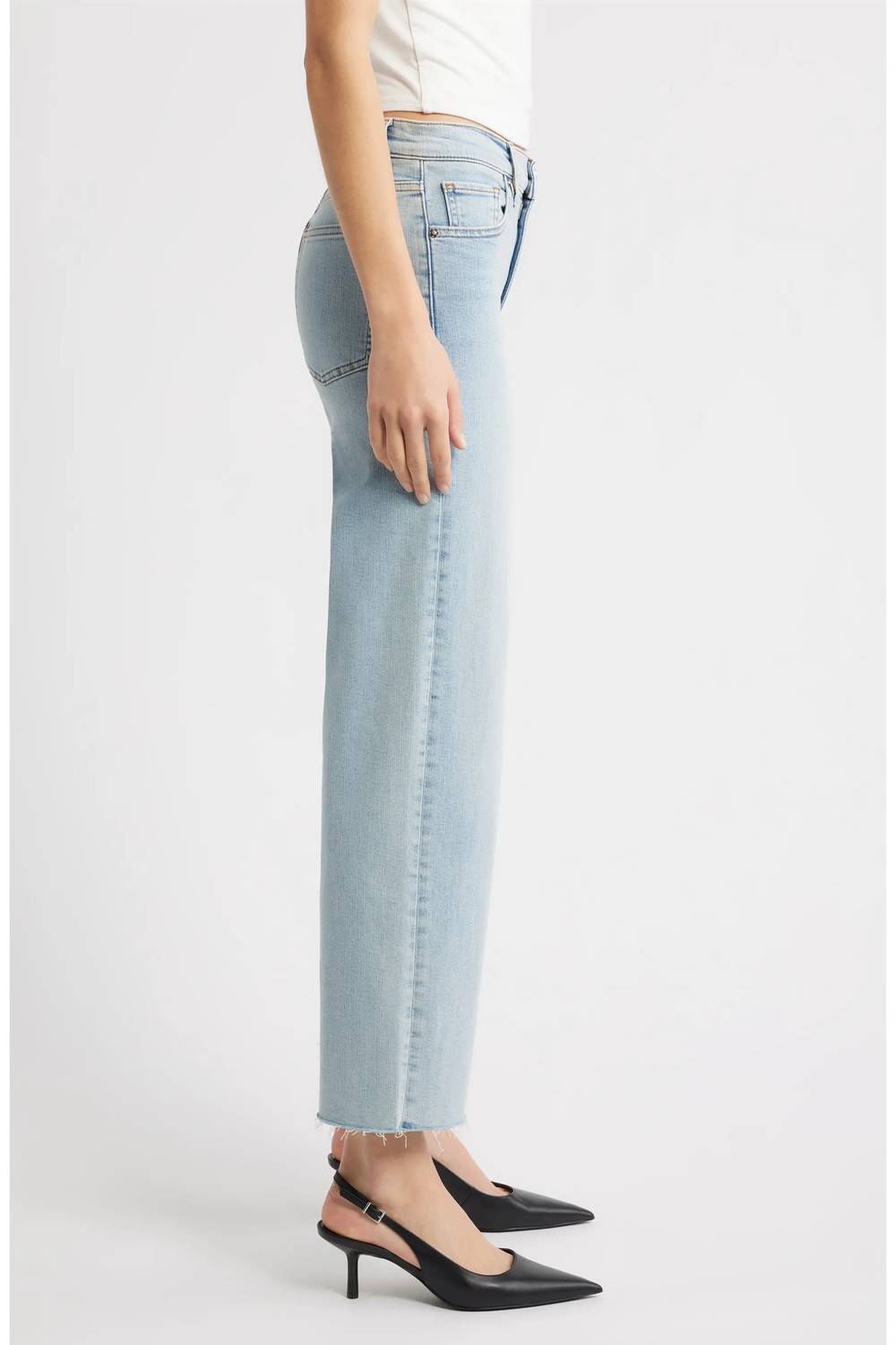 Frame - The Mellow Straight Leg Jeans