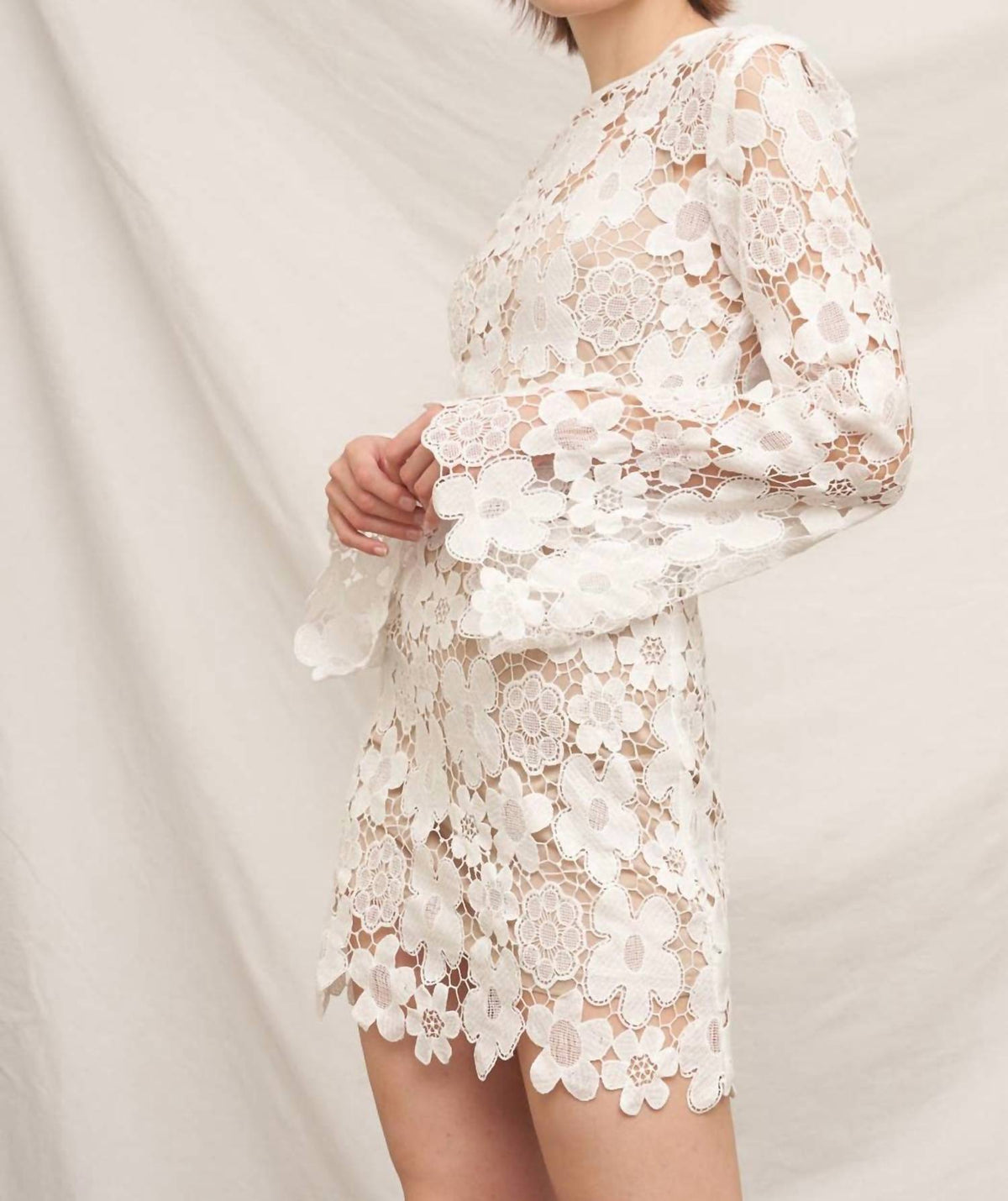 En Creme - Floral Lace Bell Sleeve Mini Dress