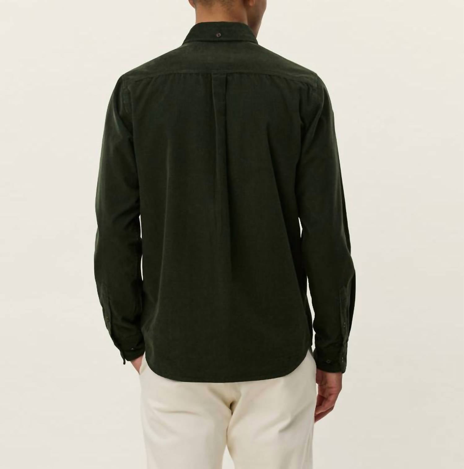 Les Deux Konrad Pinwale Corduroy Shirt in duffle bag green - men's shirt - detail view