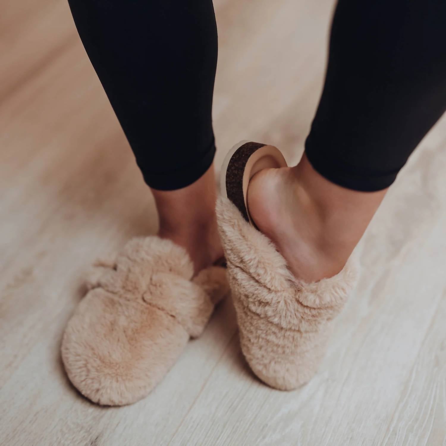 solei sea Women's Aspen Faux Fur Slippers in snow - women's shoe - detail view