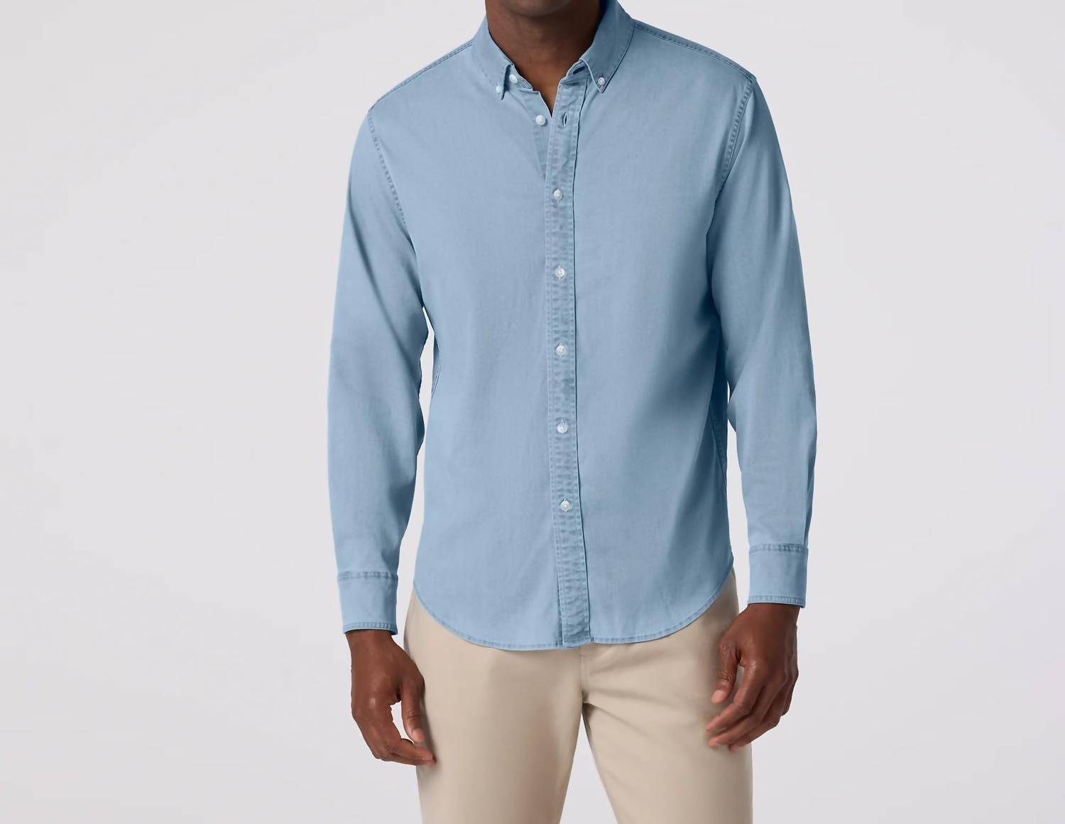 Mizzen + Main Nash Chambray Long Sleeve No Tuck Dress Shirt in light wash - men's shirt