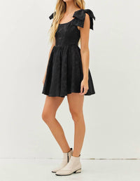 Idem Ditto - Lovely Textured Flare Mini Dress With Bow Straps