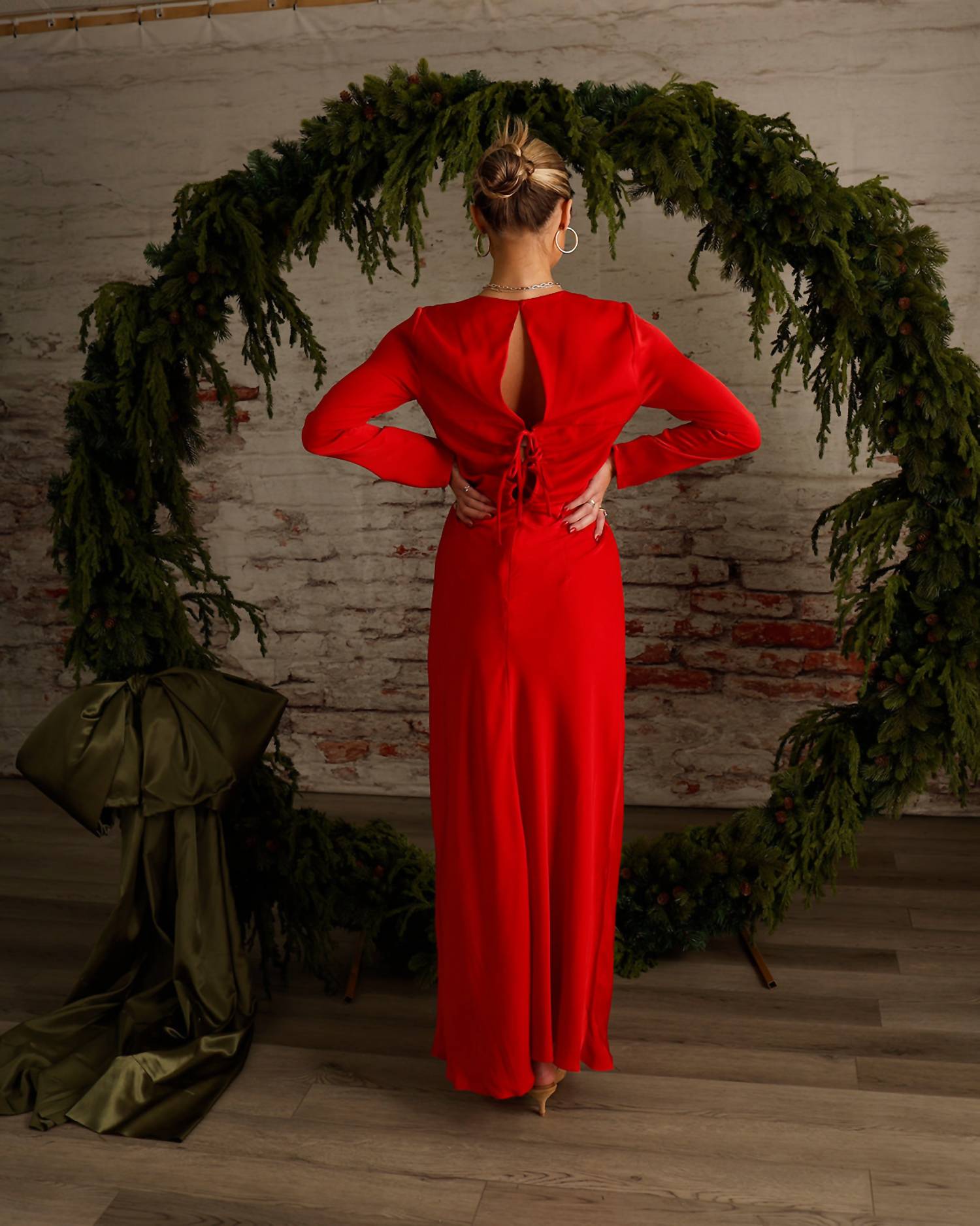Lucy Paris - Andie Keyhole Back Longsleeve Dress