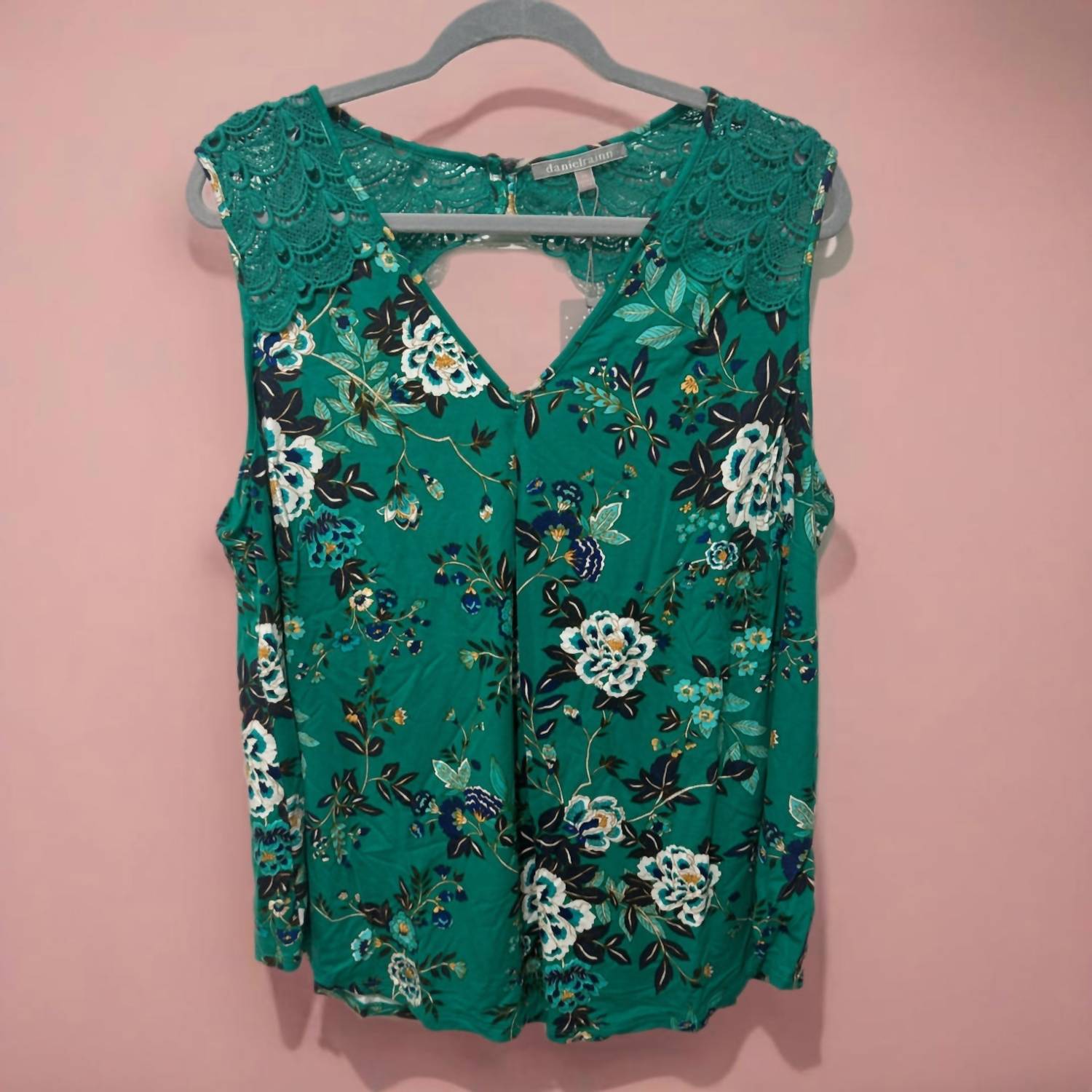 Daniel Rainn - Floral Crochet Lace Sleeveless Blouse