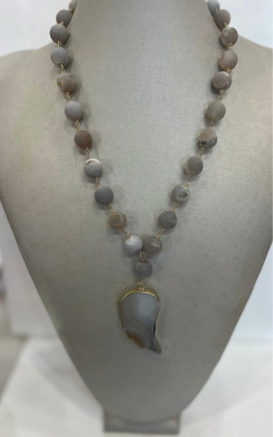 Saachi - Pearl Stone Necklace