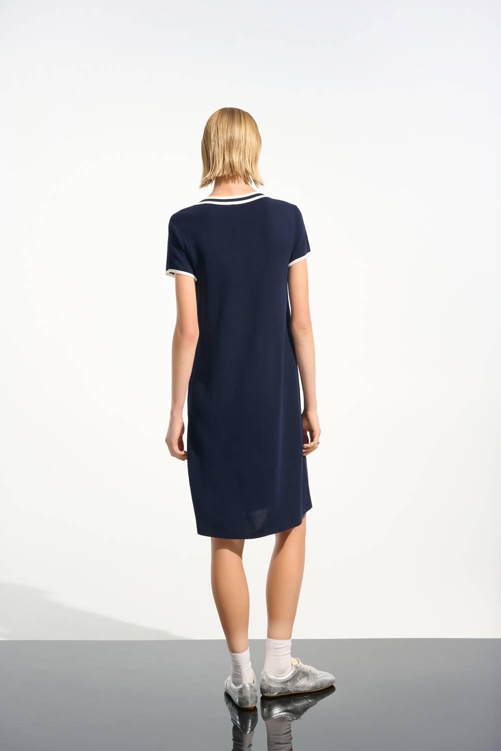 Joseph Ribkoff - Casual V-neck Shift Dress