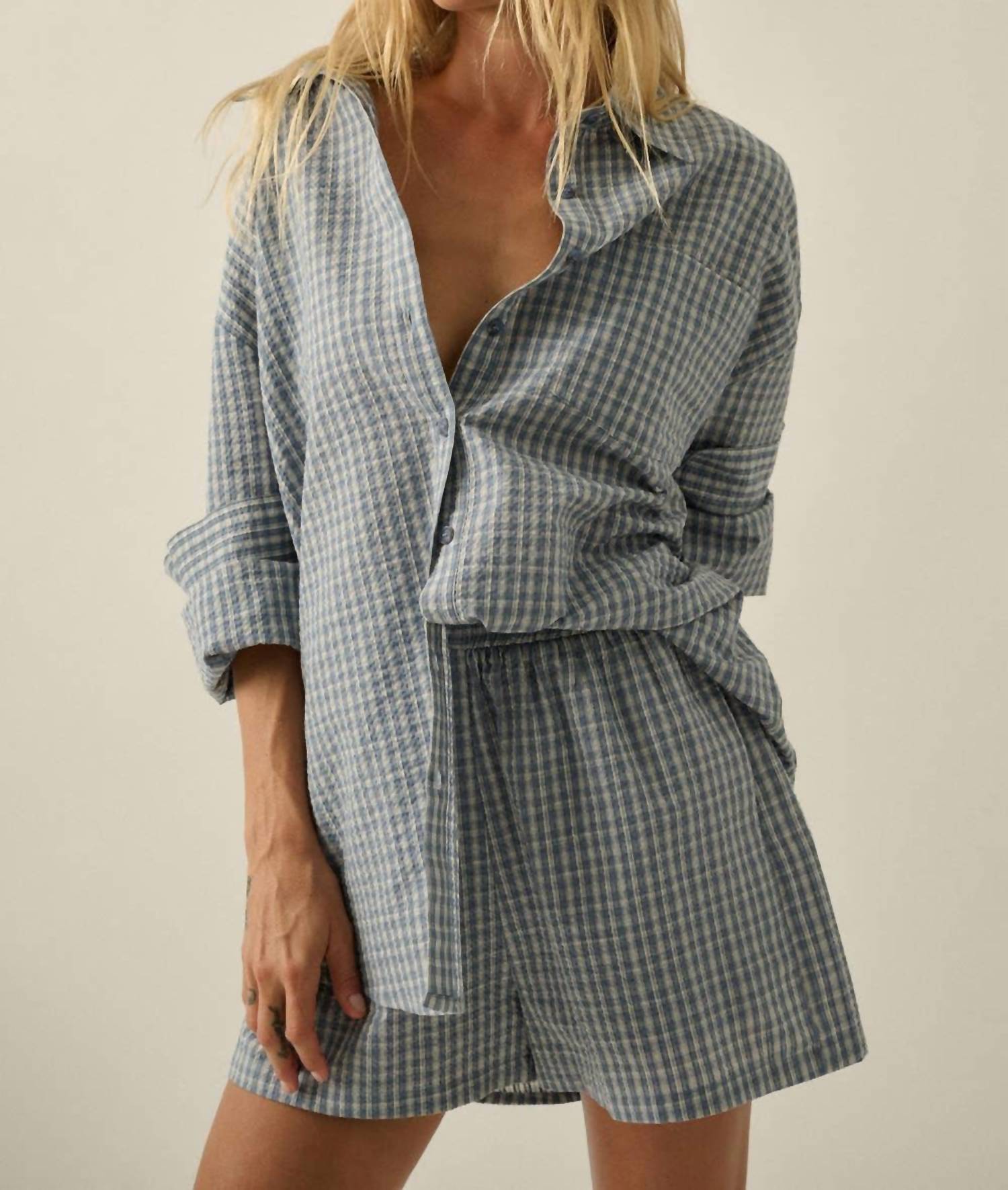 PROMESA Plaid Textured Seersucker Wide-leg Pocket Shorts in chambray - women's shorts - view 4