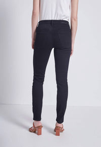 THE ORIGINAL STILETTO JEAN IN CLEAN BLACK