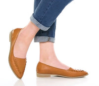 bueno Women's Brielle Flats in tan - women's flats
