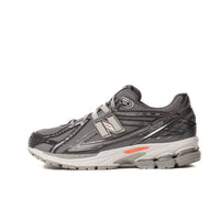 New Balance Men's 1906r Sneakers in black - men's sneaker