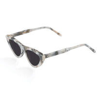 De-Sunglasses - Women's Fez Cat-eye Shape Sunglasses