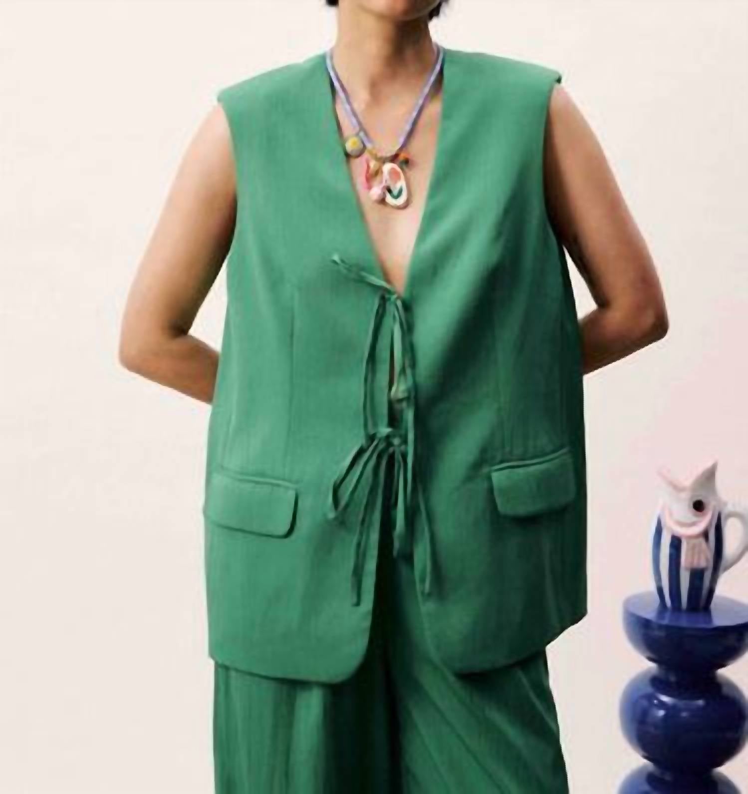 FRNCH Atins Sleeveless Blazer Vest in vert - women's jacket