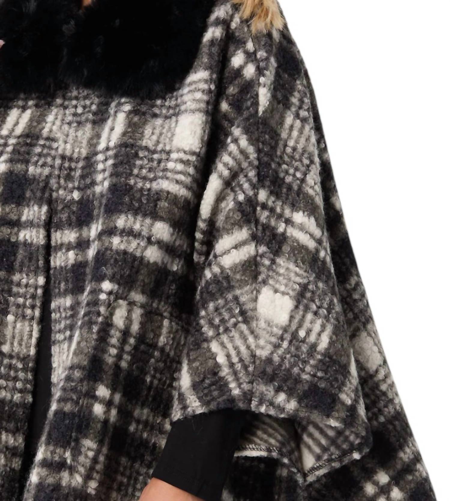 Coco + Carmen - Dover Wrap With Faux Fur Collar