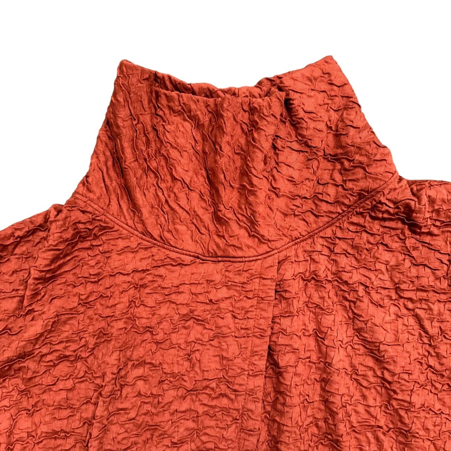 Lisa Bayne - Women's Puckered Hudson Topper Top