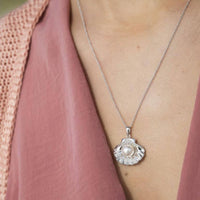 Shanore - Women's Shell Necklace With Pearl & Swarovski Crystals