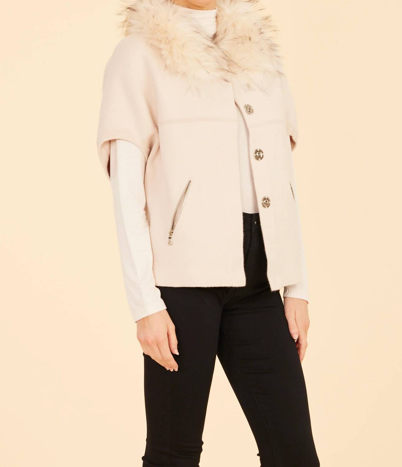 Dolce Cabo - Faux Fur Collar Short Sleeve Cardigan