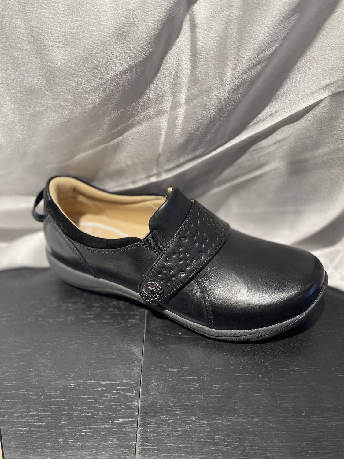 Dansko - Women's Sallie Comfort Shoes