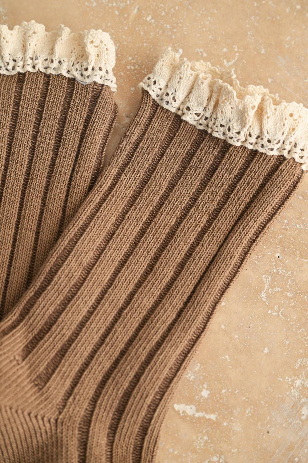 MIOU MUSE Women's Salt & Thread Crochet Trim Socks in mocha - women's accessory - detail view