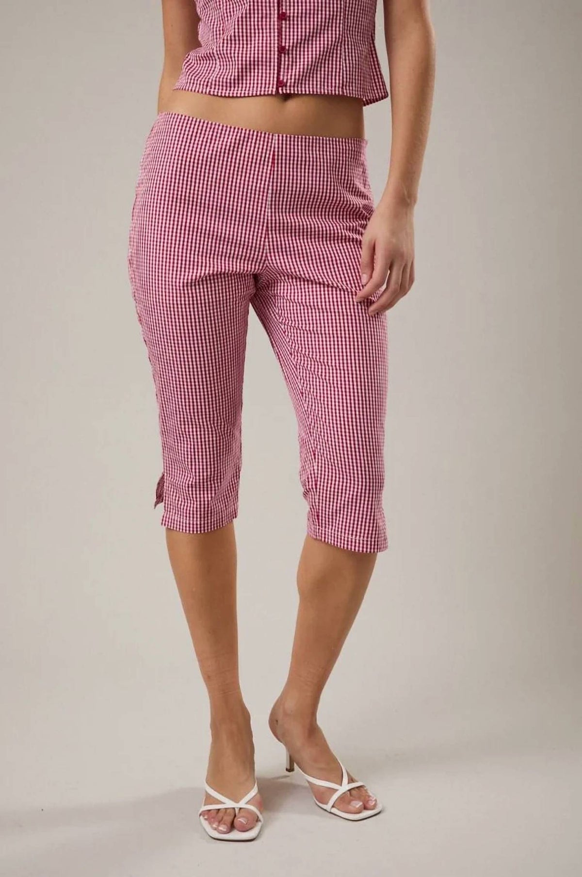 Le Lis - Eden Gingham Capri Pants
