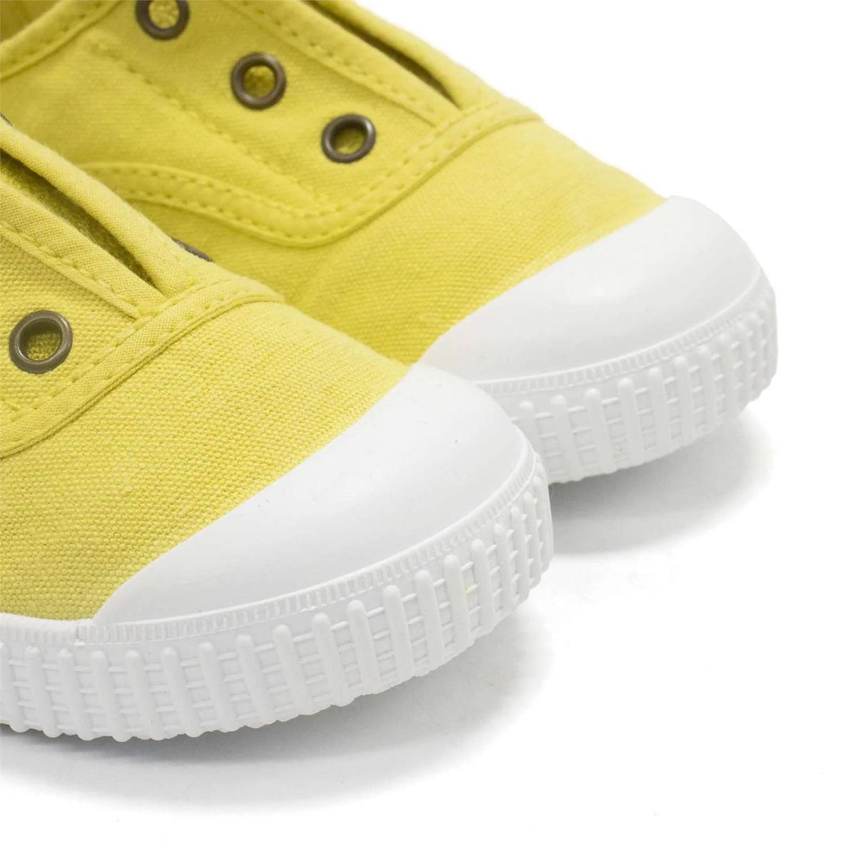 Victoria - Kids' 1915 Inglesa Slip-on Canvas Shoes