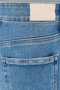 Paige - Anessa Jeans