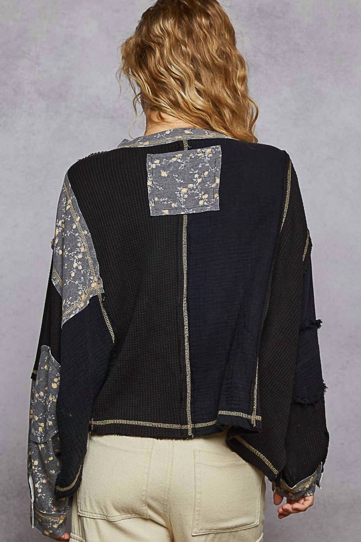 Pol - Crew Neck Peace Patch Floral Knit Top