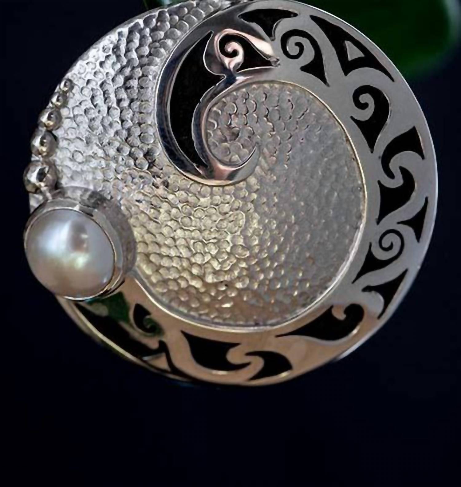 Sassafras Hawaii - Women's Pearl Pendant