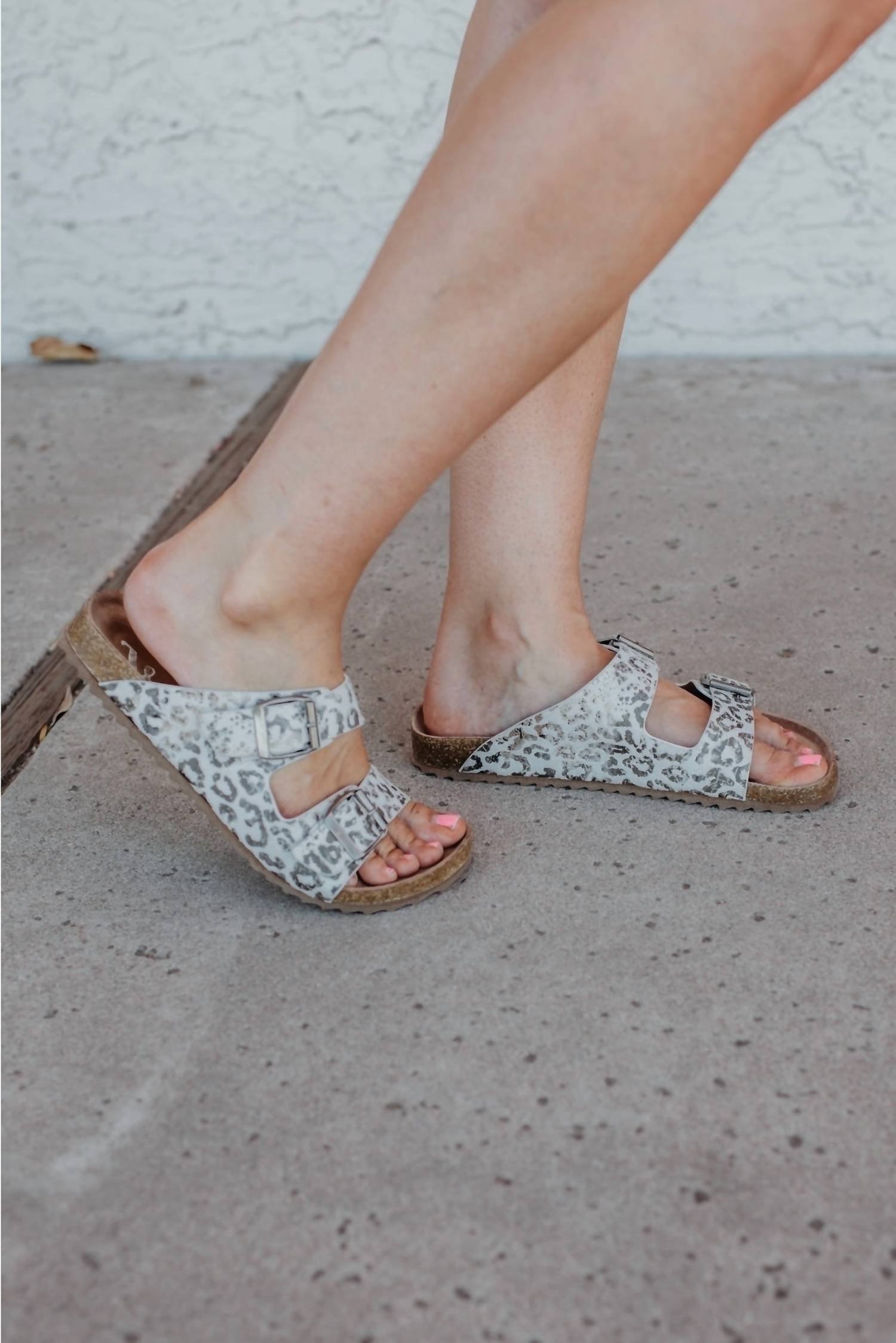 Very G - Women's Aries Leopard Buckle Sandal