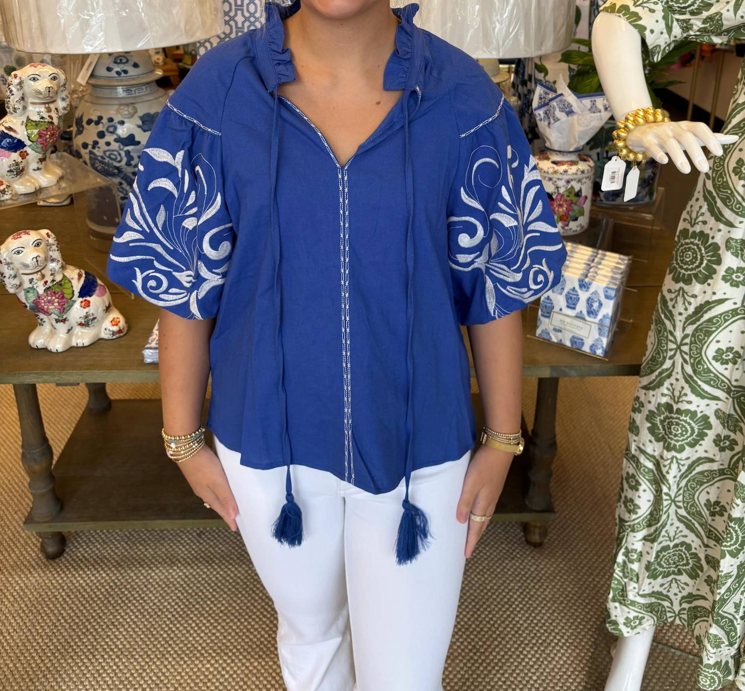 Gigio - Embroidered Puff Sleeve Blouse