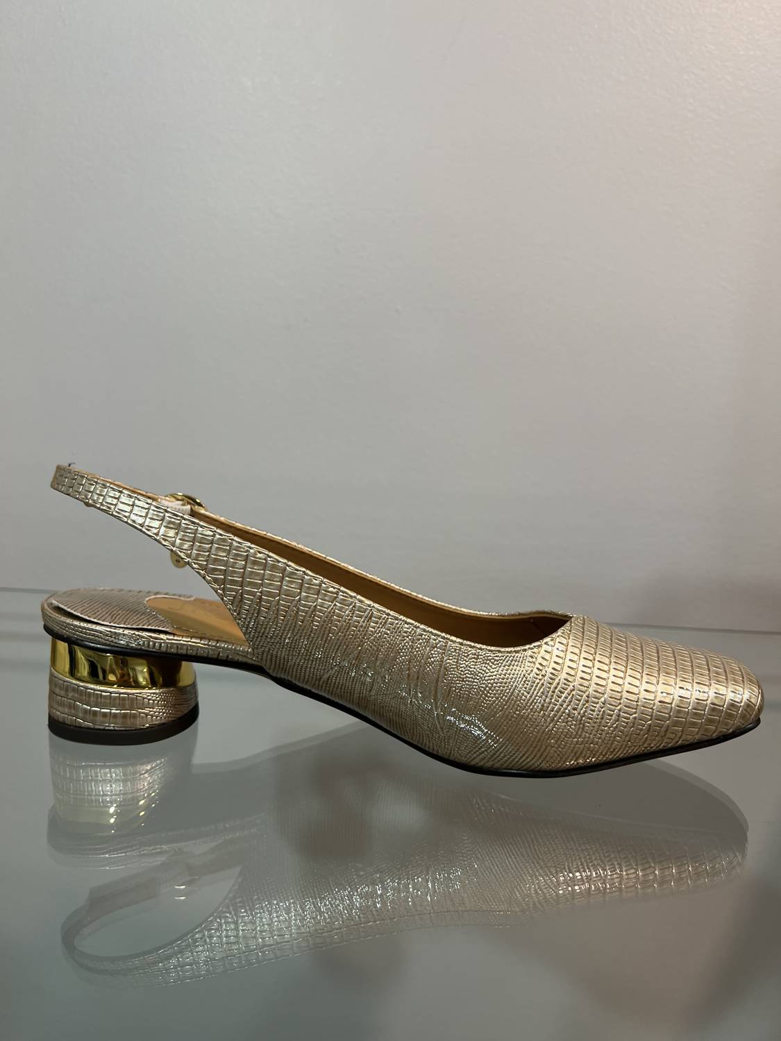 J. Renee - Women's Lizard print patent traveta Pumps