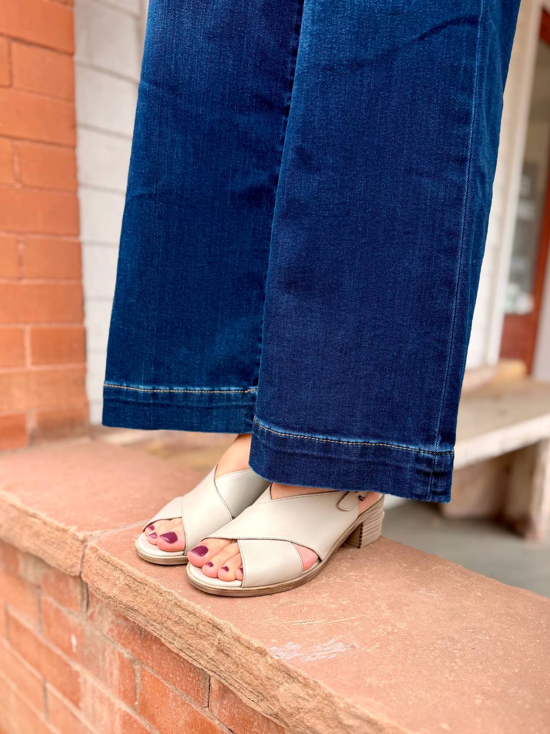 Bueno - Women's Owen Low Heel Sandal