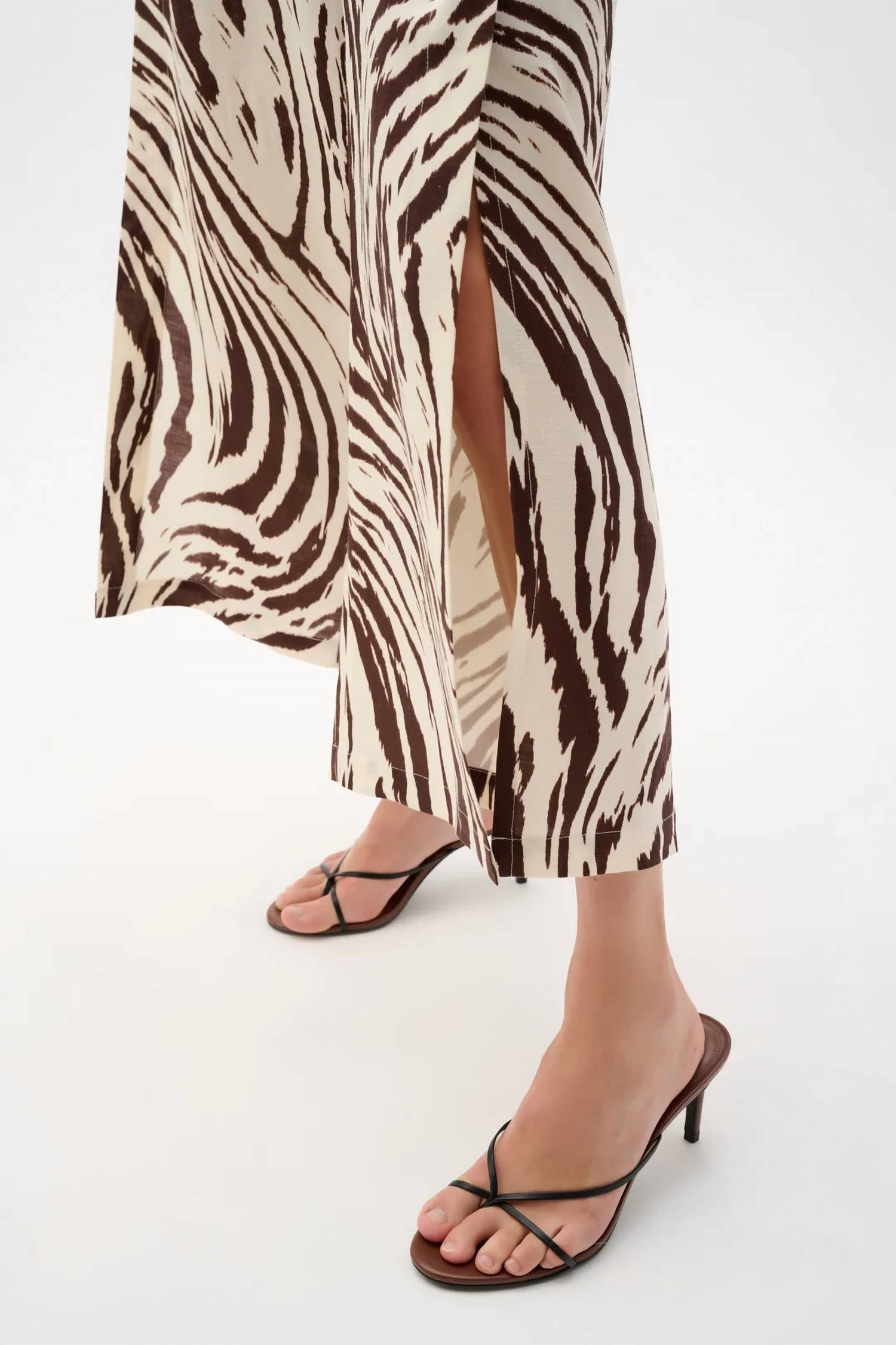 Joseph Ribkoff - Linen Blend Animal Print Culotte Pants With Pleats