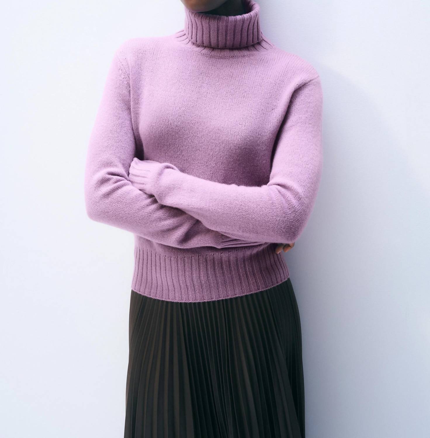 White + Warren - Cashmere Featherweight Turtleneck Top