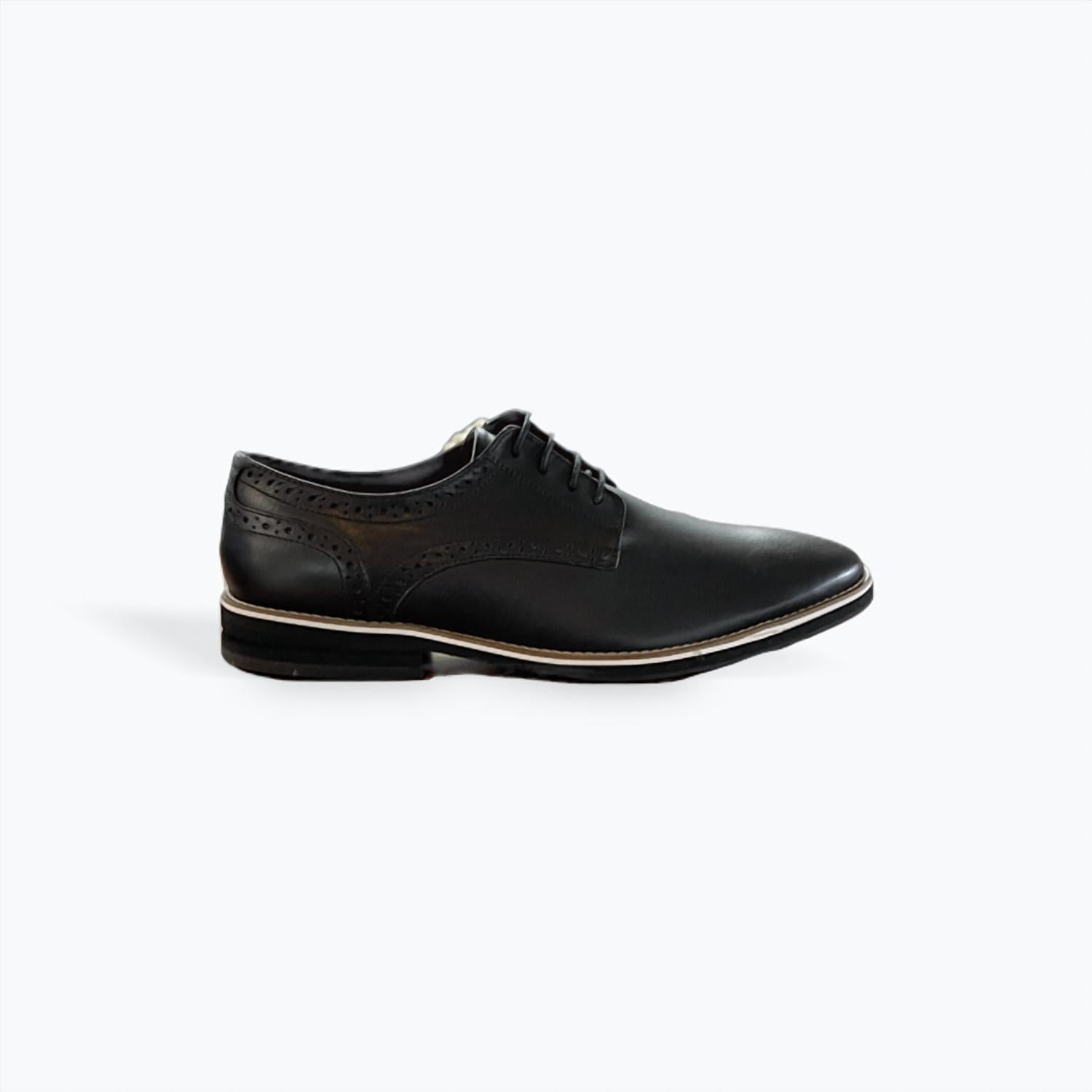 STEVE MADDEN Men's Monroe Oxford in black - men's shoe - detail view