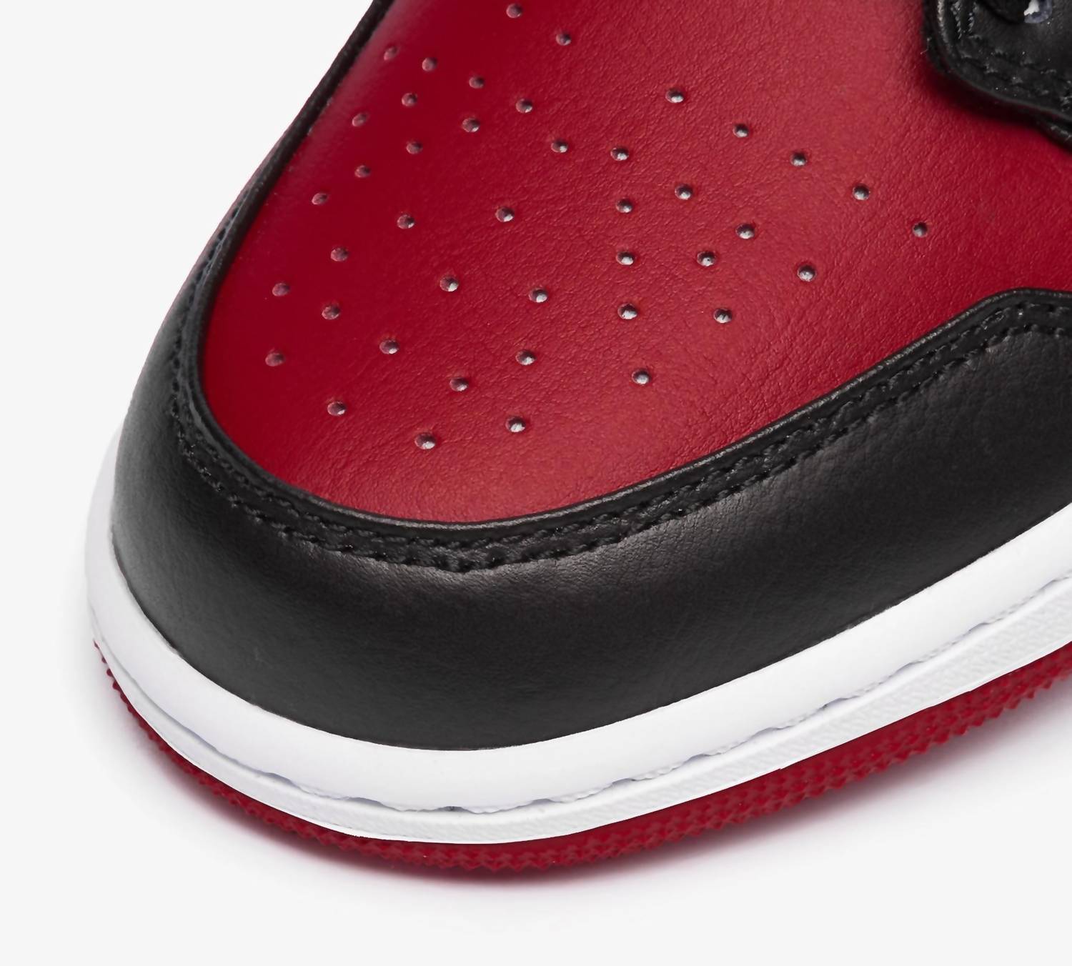 Air Jordan - Men's 1 Low Bred Toe Shoes